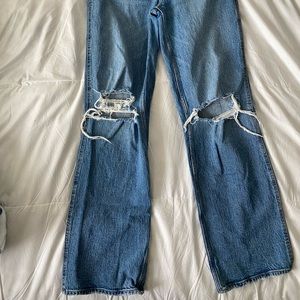 Abercrombie & Fitch “The 90’s relaxed jean / ultra high rise” size 27/4r.